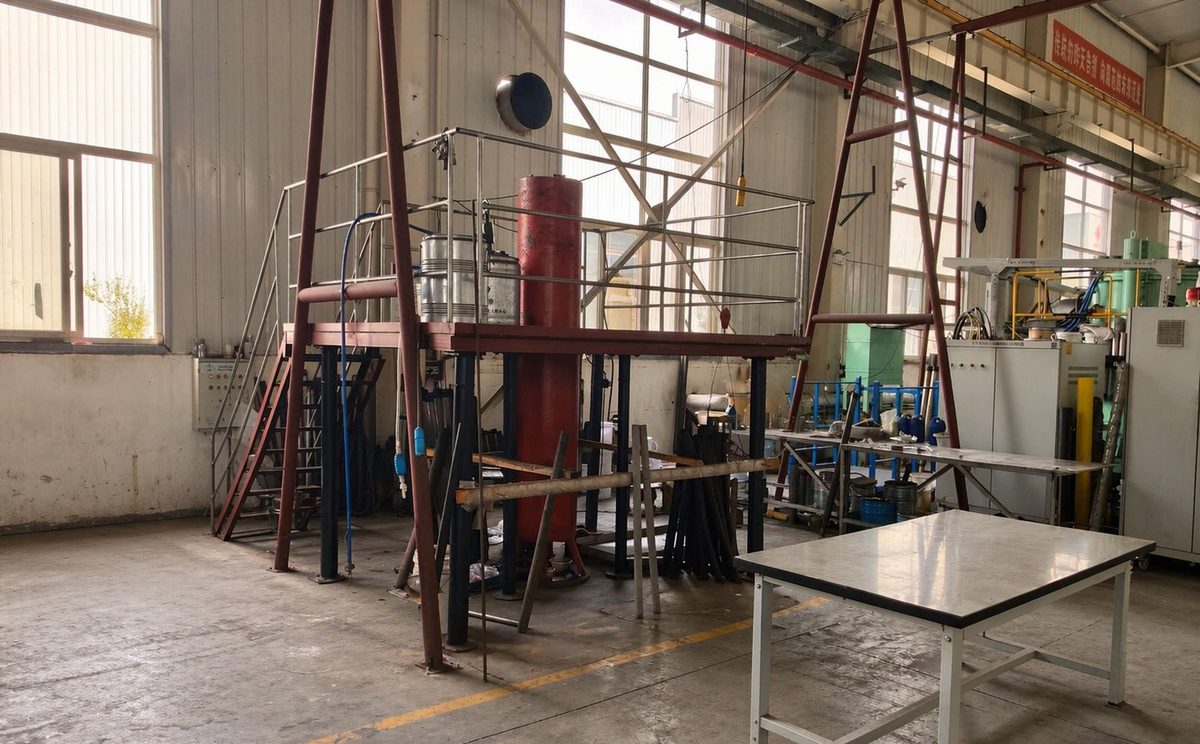 烧结作业平台 - 定制滤板加工现场实拍